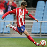 F. Torres leads Atletico of Madrid at the derbi against Getafe