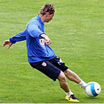Fernando Torres progresses in his recovery and he already touches the ball