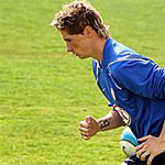 Fernando Torres starts the recovery to play against Celta