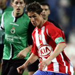 Fernando Torres suffers a sprained on his right knee