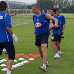 Torres points out to the starting line up against Kashmina Antlers