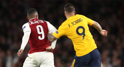 Premio para un Atleti &eacute;pico que toma ventaja a pesar de lidiar con 10 en el Emirates (1-1)